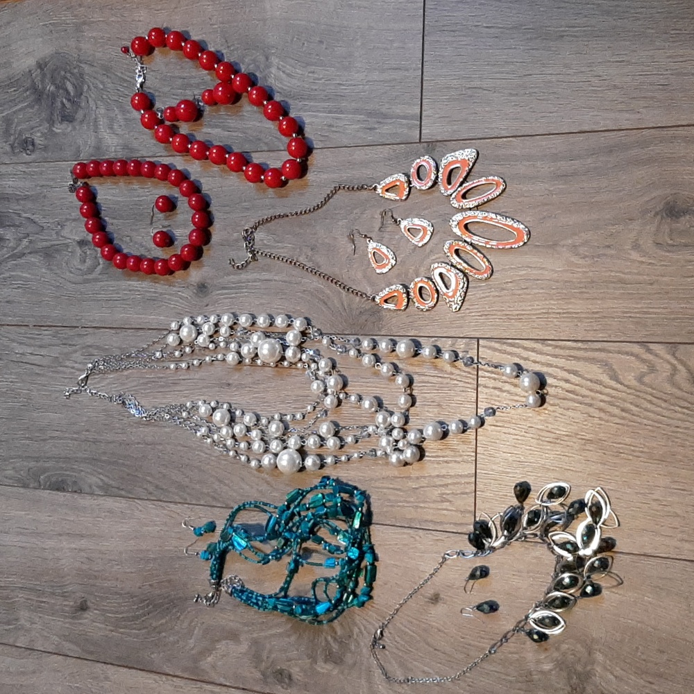 Costume jewelry bundle lot #1